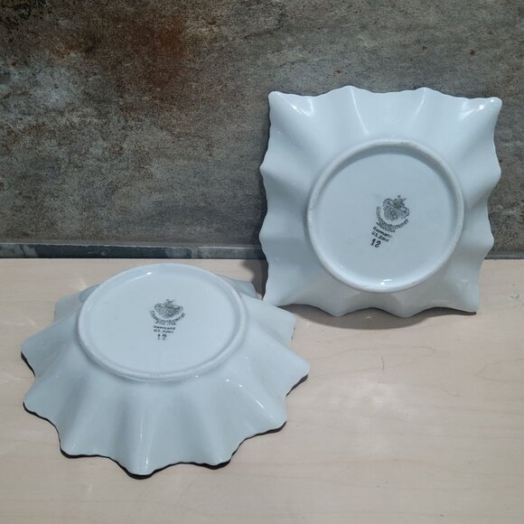 Pair of Schivarzenhammer Bavaria Courting Couple Scalloped Bowls - Picture 4 of 10